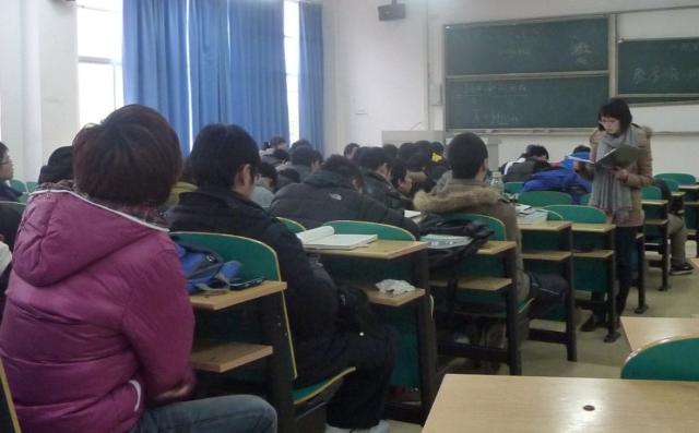 金沙集团3354cc2011级召开新学期年级会